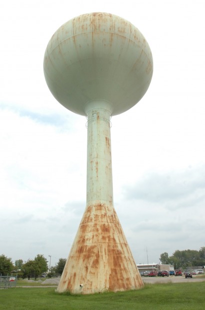 Council may allow removal of old water tower