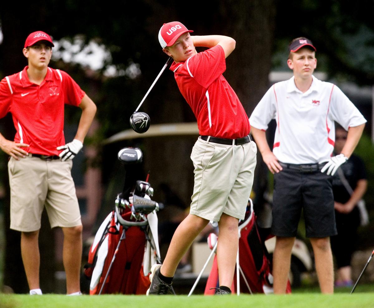 Young Charleston golf team continues to work hard and win