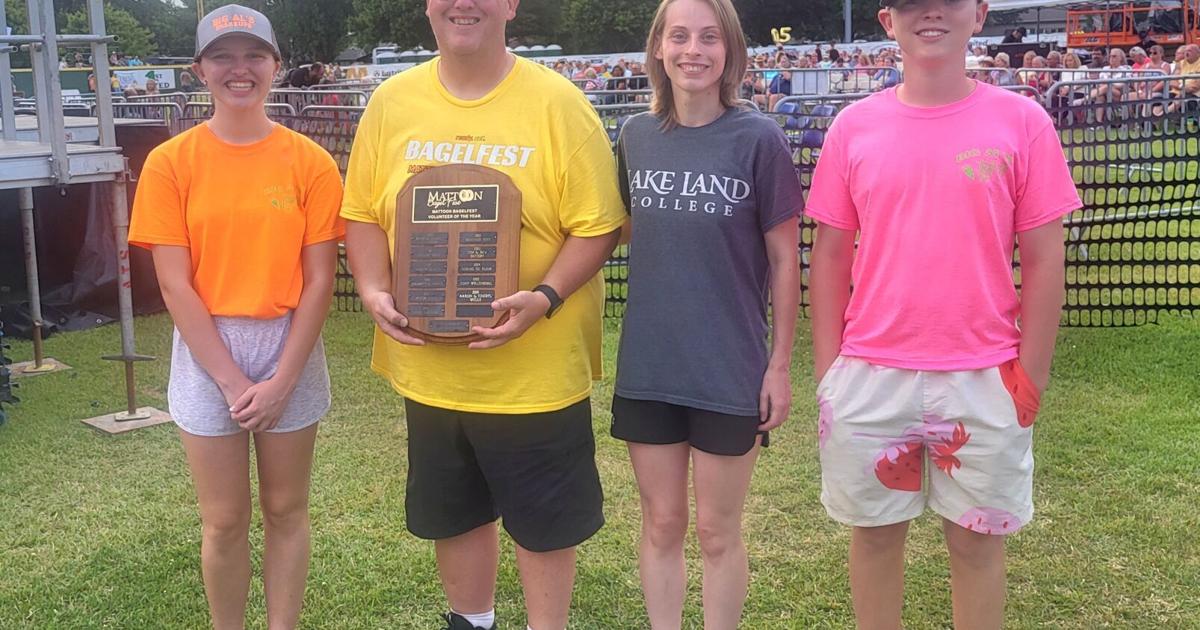 Wells family honored as Mattoon Bagelfest volunteers of the year