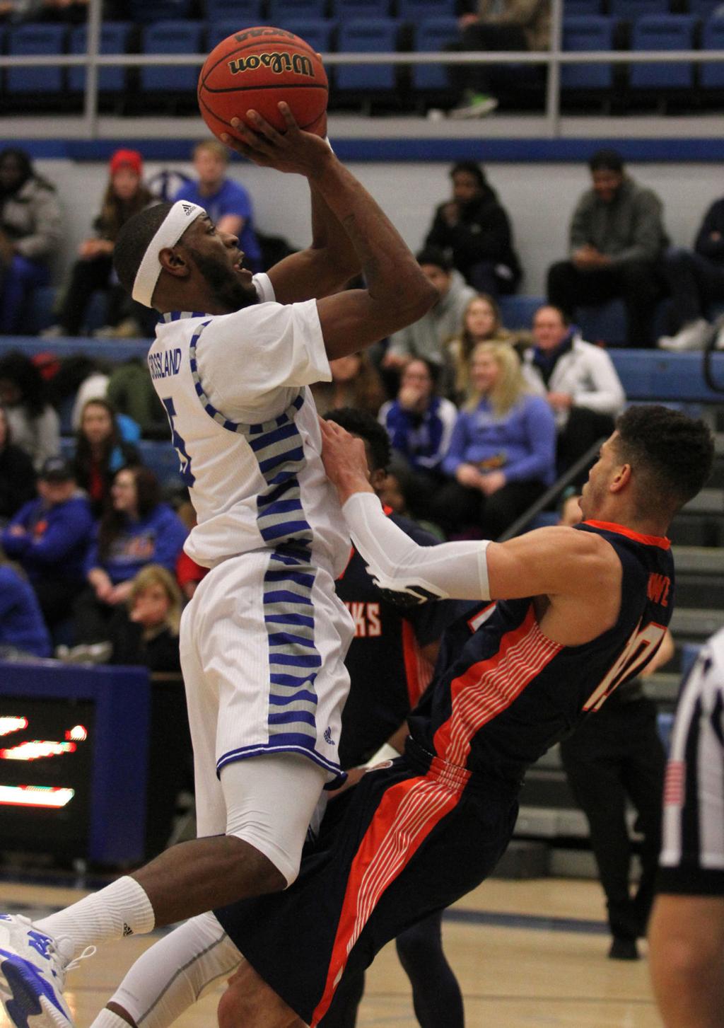 Eiu Men Come Up Big Against Utm Basketball Jg Tc Com