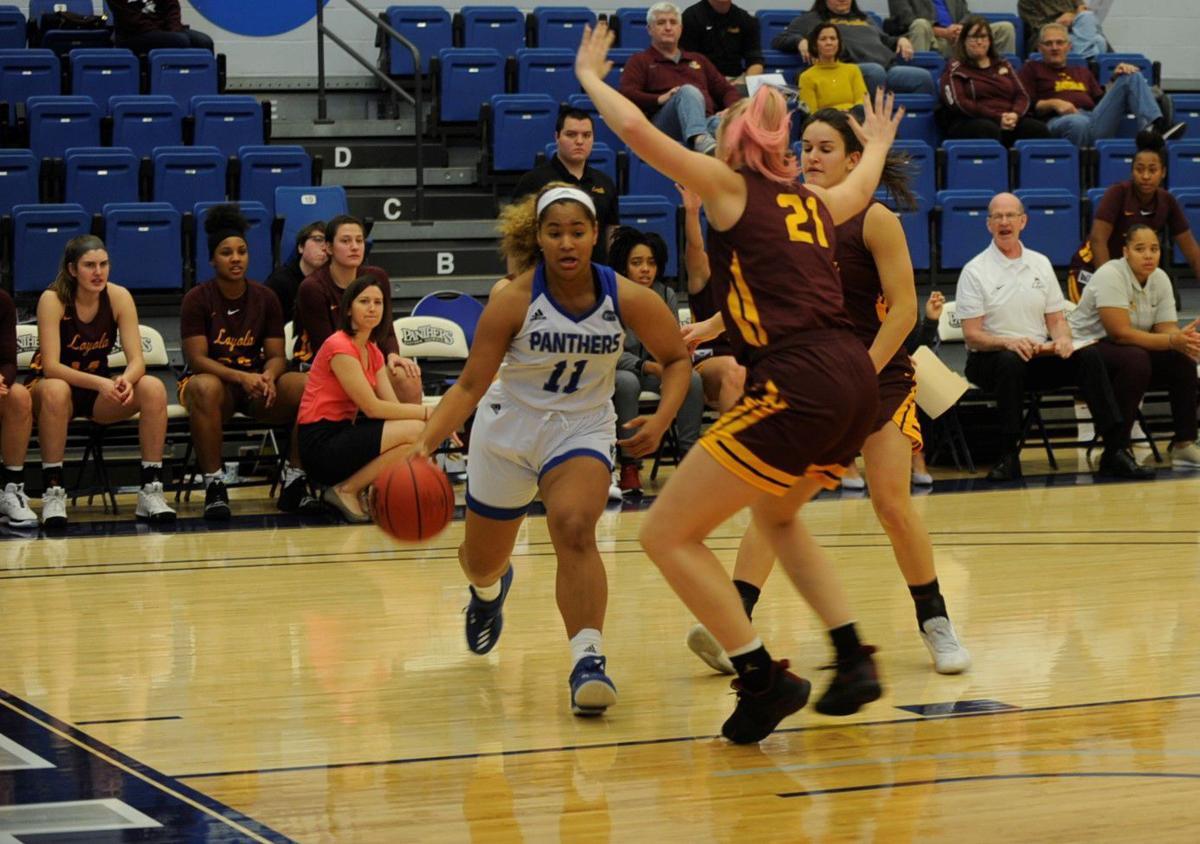 Eastern Illinois Women S Basketball Struggles To Stop Loyola In