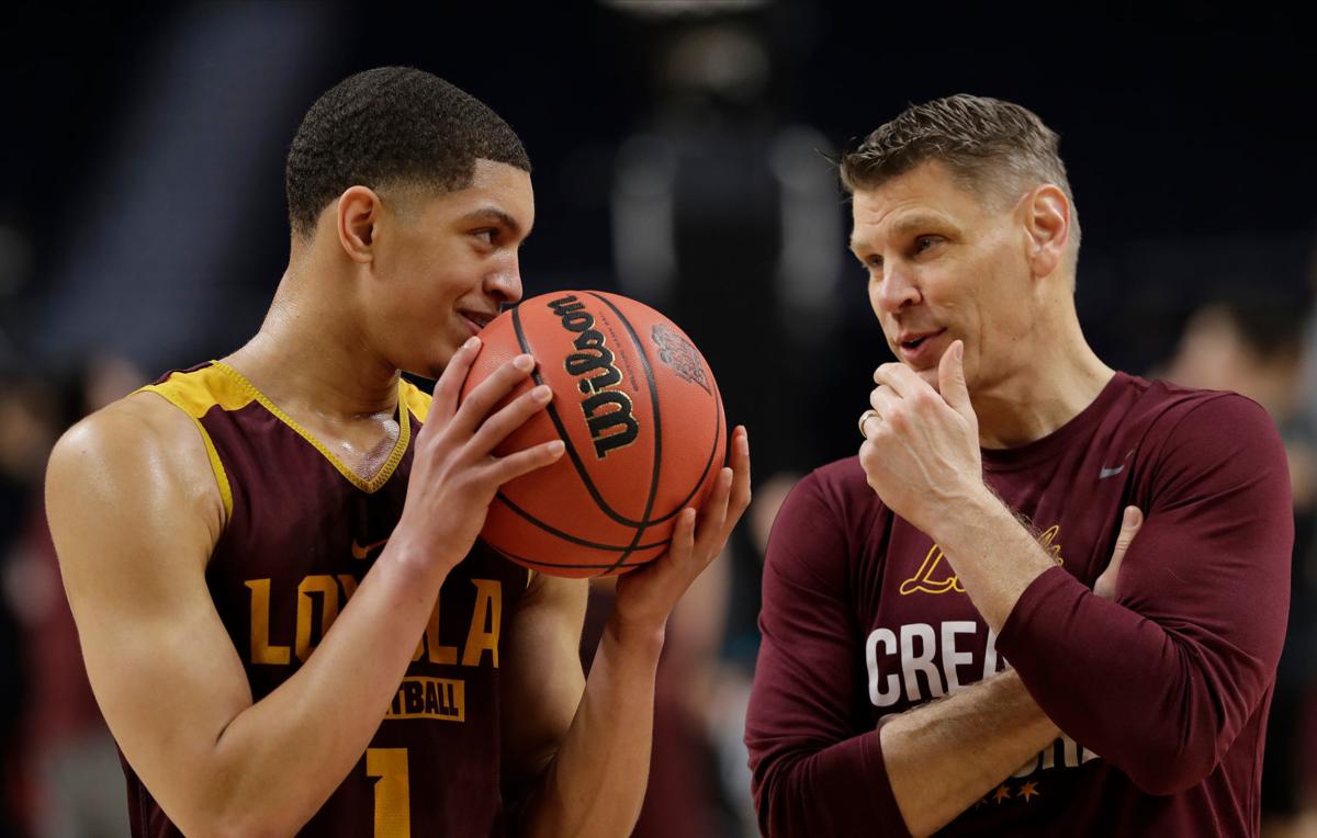 Loyola-Chicago, Michigan both go into semifinal with 32 ...