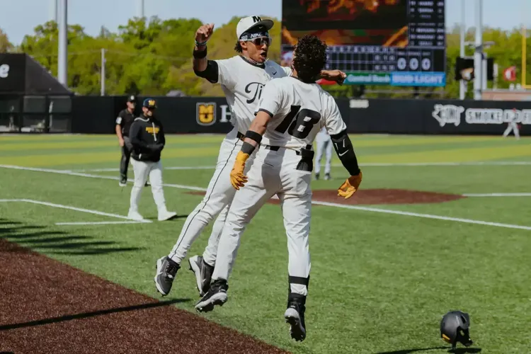 Mizzou baseball defeats Arkansas 6-1