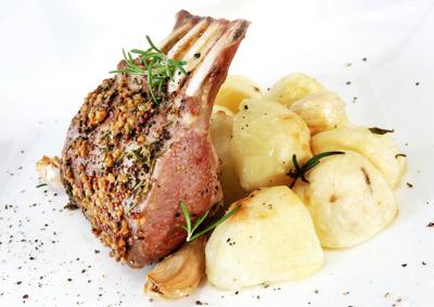 Rack of lamb and potatoes
