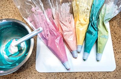 Cake frosting 101: Your guide to common icing types