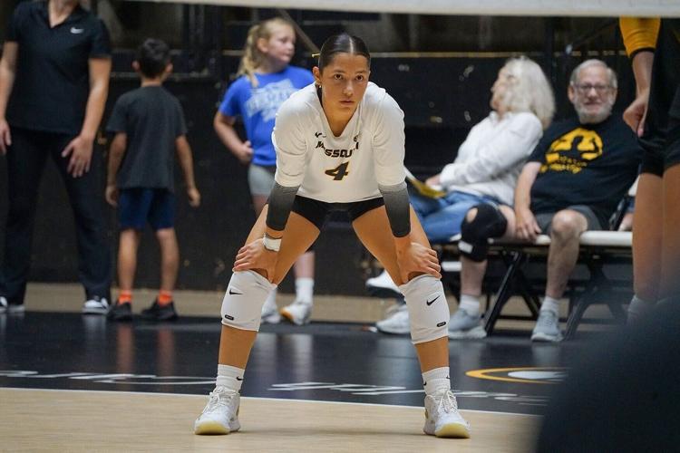 Ainoah Cruz (4) waits for a serve at the scrimmage (copy)