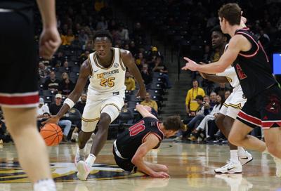 Missouri's Mark Mitchell (25) dribbles the ball (copy)
