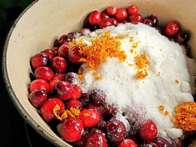 Cranberry sauce ingredients