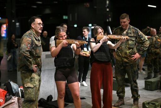 Bundeswehr soldiers oversaw sample training exercises aimed at giving the public a taste of military service