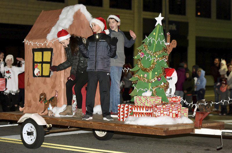 Carthage Mo Christmas Parade 2022 Covid-19, Christmas Parade And Historic Homes Are Some Of The Topics The  Globe Is Covering Today | Local News | Joplinglobe.com