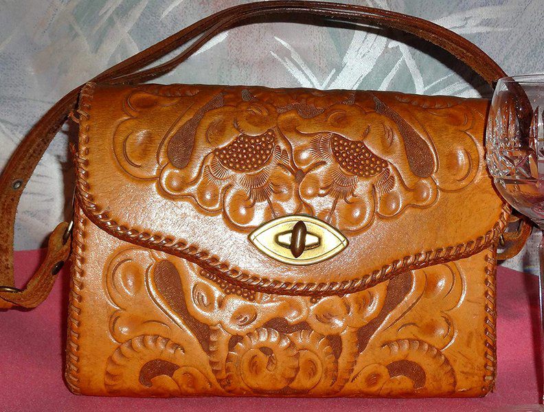 Meeker made leather discount purse