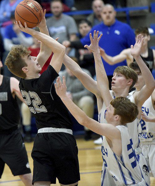 Cougars clinch share of Ozark 7 title with win over Warriors