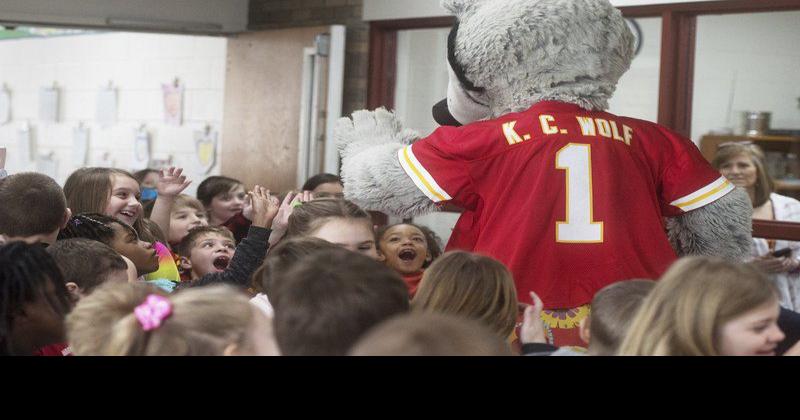 Chiefs mascot visits Joplin elementary school, Local News