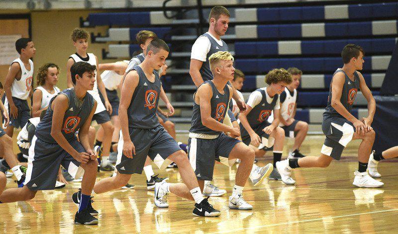 Mssu Coach Boschee Addresses Basketball Campers Local Sports Joplinglobe Com