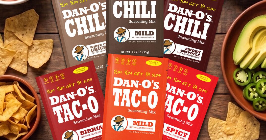 Yum Yum Get Ya Sum… ¡Paquetes de chile y Tac-O! El condimento de Dan-O da un paso audaz hacia la categoría de paquetes de chile y Tac-O