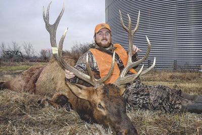 Brent Frazee: 800-pound elk taken in Southeast Kansas ...
