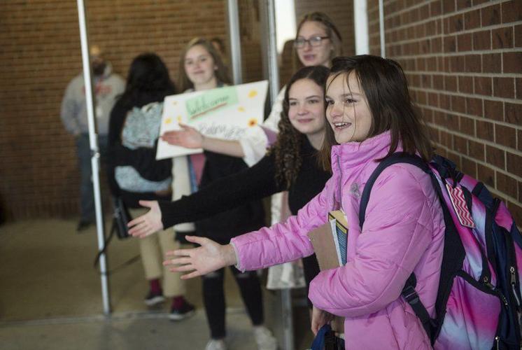 Carl Junction students, staff spread kindness messages throughout