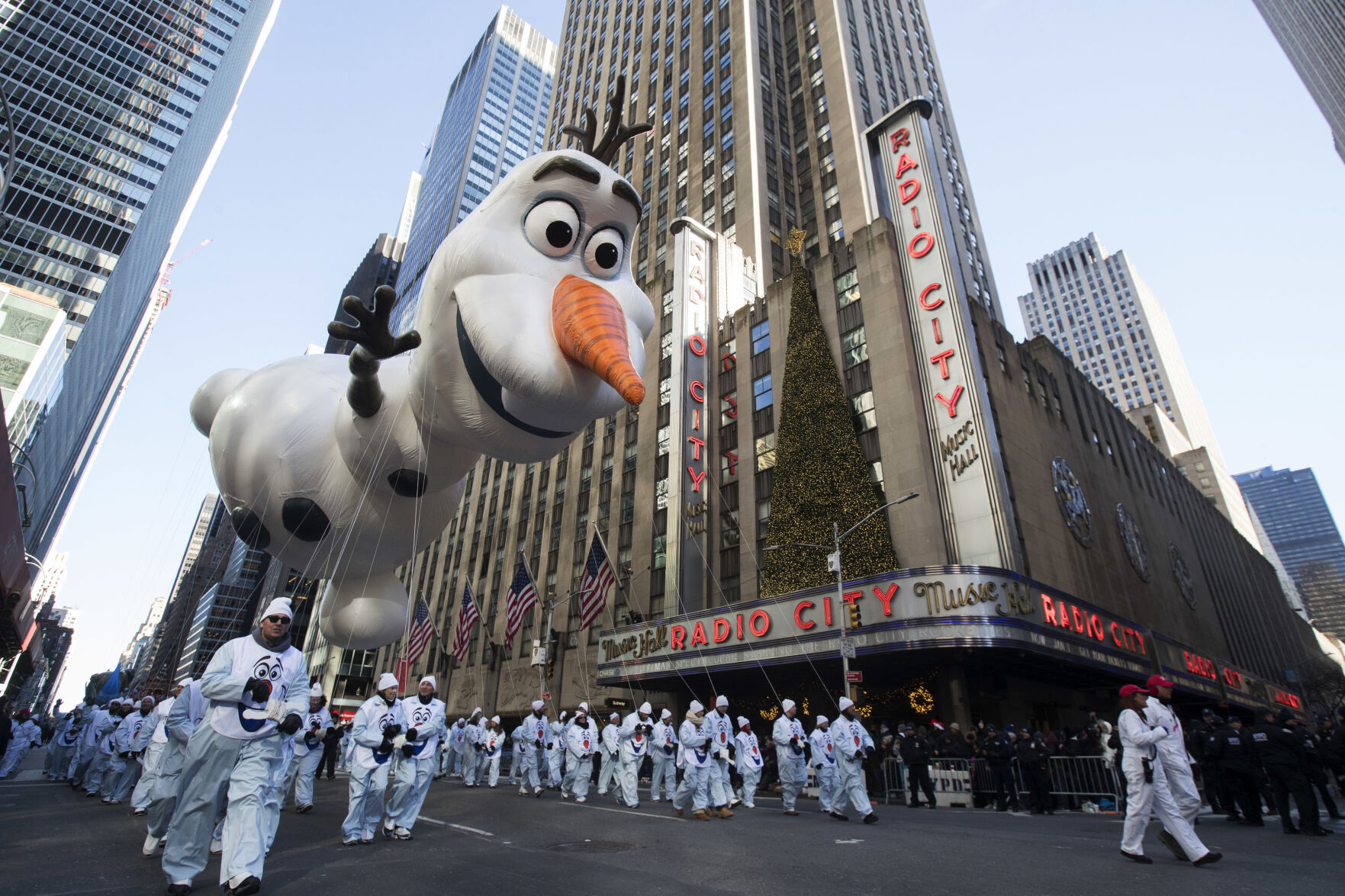 Macy’s Thanksgiving Parade Will Feature Ariana Madix, T-Pain, 'Gabby’s ...