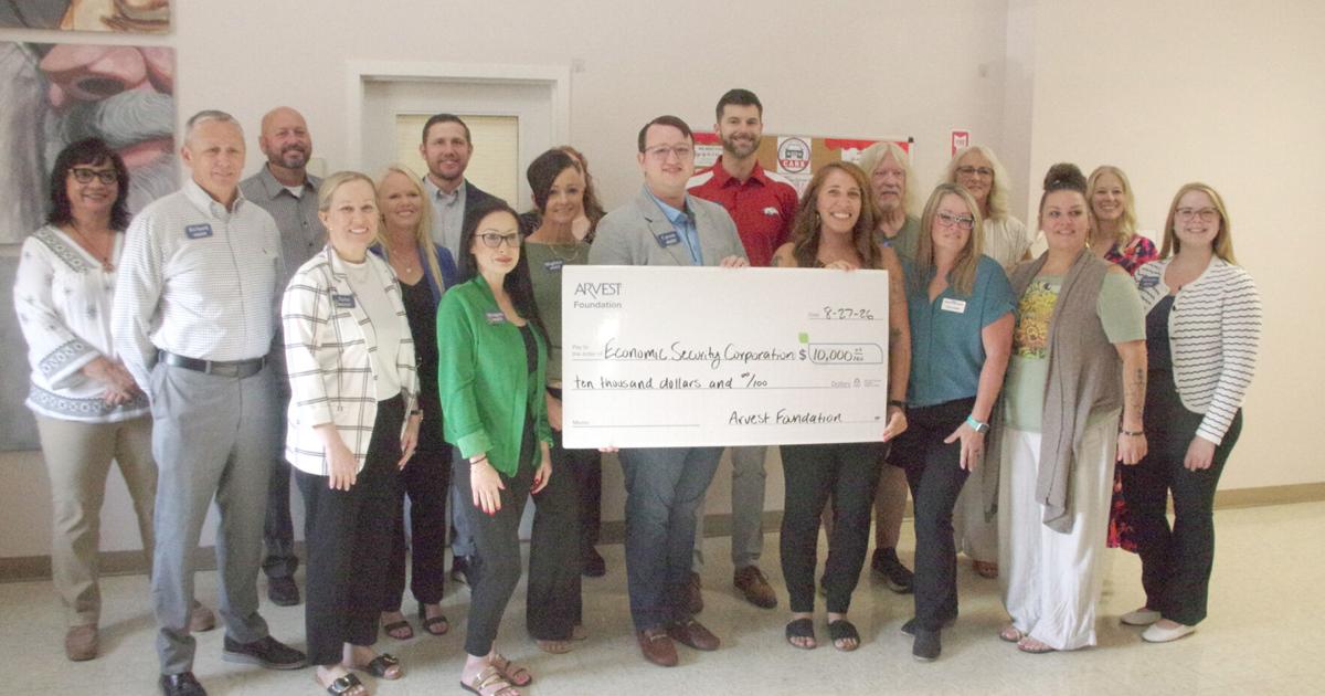 Arvest presents $10,000 to keep CARS program running