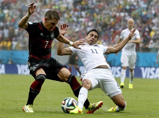 Clint Dempsey Roasted 1 U.S. Soccer Player After Today's Win - The