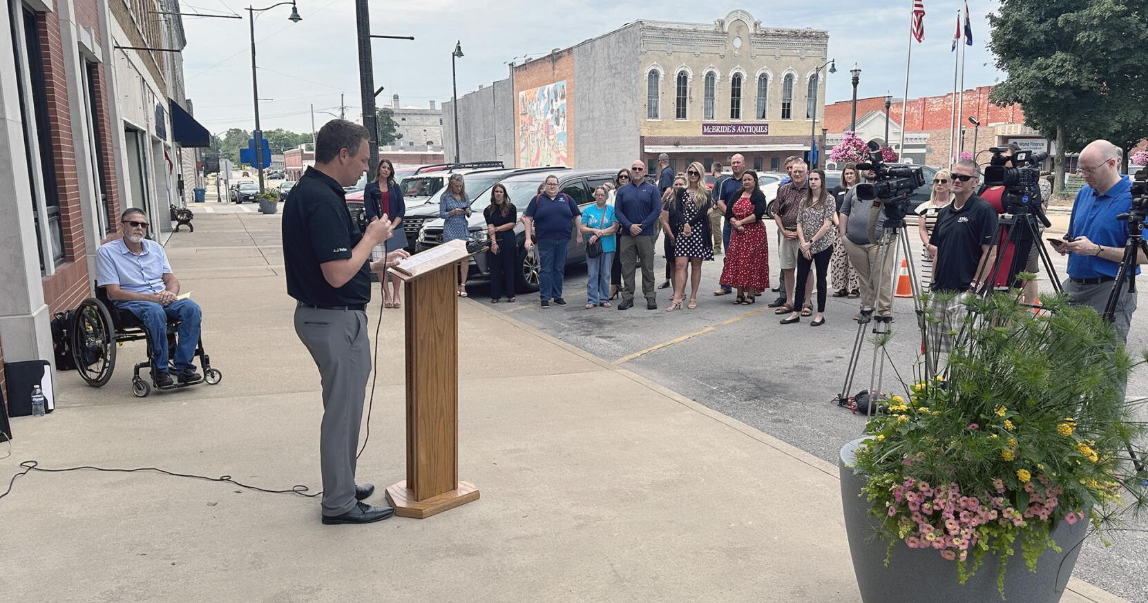 State officials tout grant for Carthage square projects - Vimarsana News