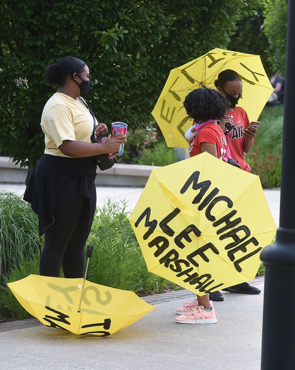 Peaceful Protesters Support Black Lives Matter In Tulsa Amid Trump Rally News Joplinglobe Com