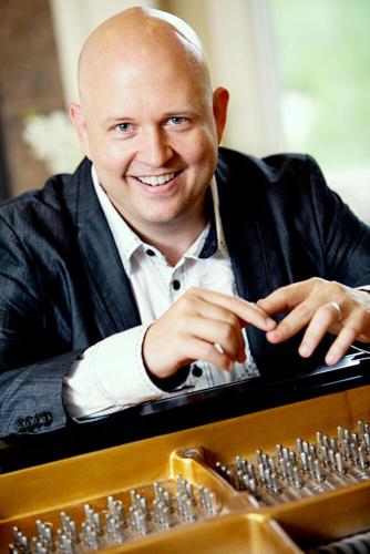 Pianist brings virtuosity history to Joplin recital Local News  
