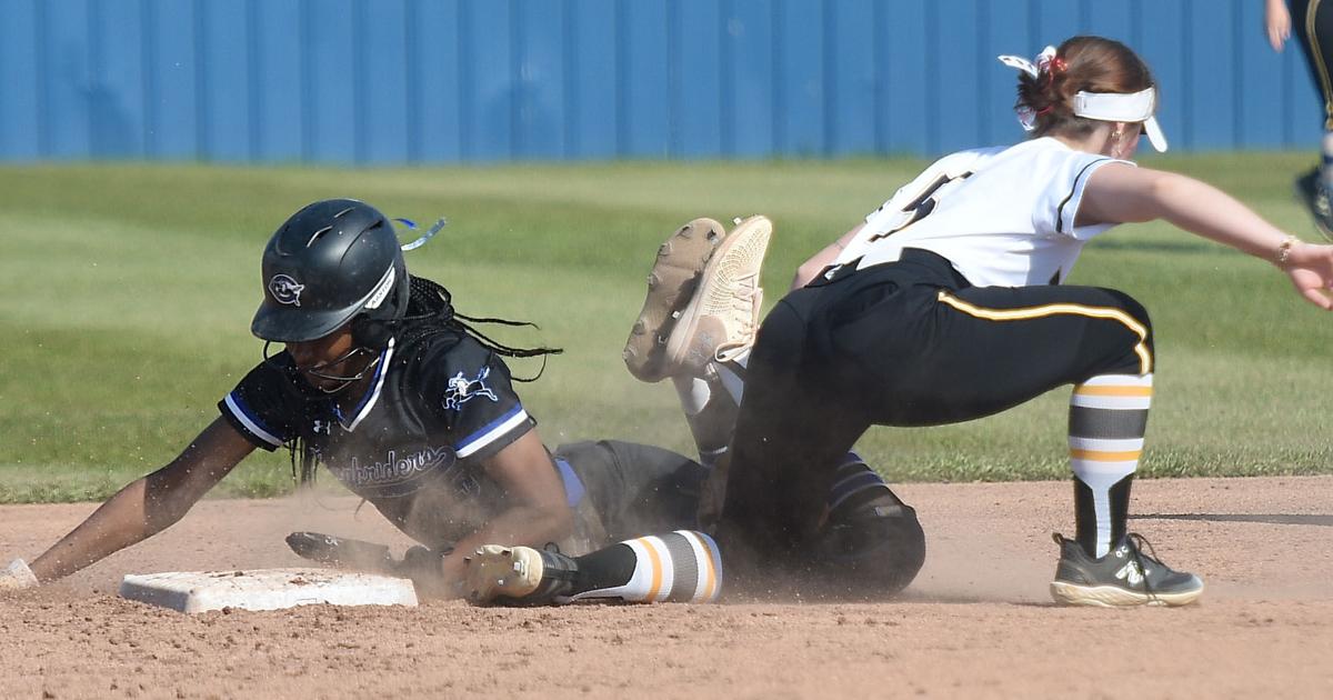 Roughriders softball sweeps Three Rivers | Sports | joplinglobe.com