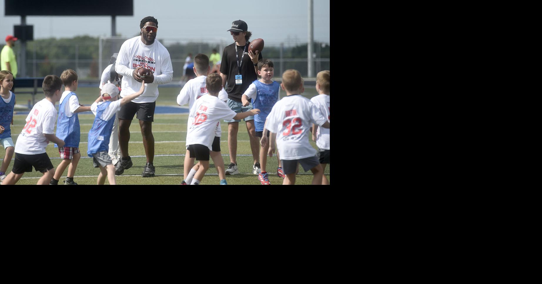 Chiefs linebacker Nick Bolton hosts Carthage football camp