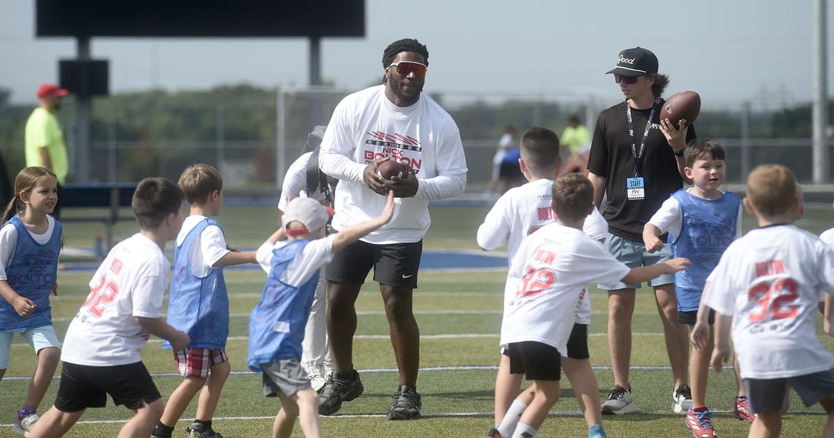 Chiefs linebacker Nick Bolton hosts Carthage football camp