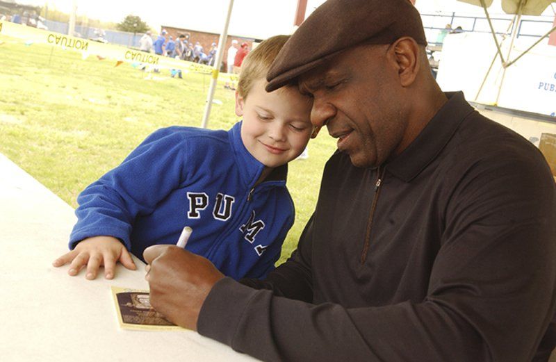 Andre Dawson Signed Chicago Cubs Hall of Fame Induction Day 8x10 Photo