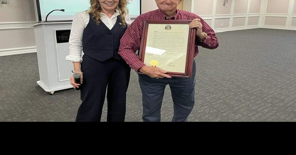 Hal Roper honored by Missouri Senate News