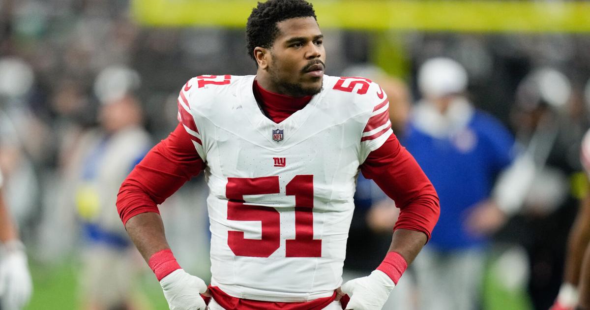 Giants Dart Carter Trump Football