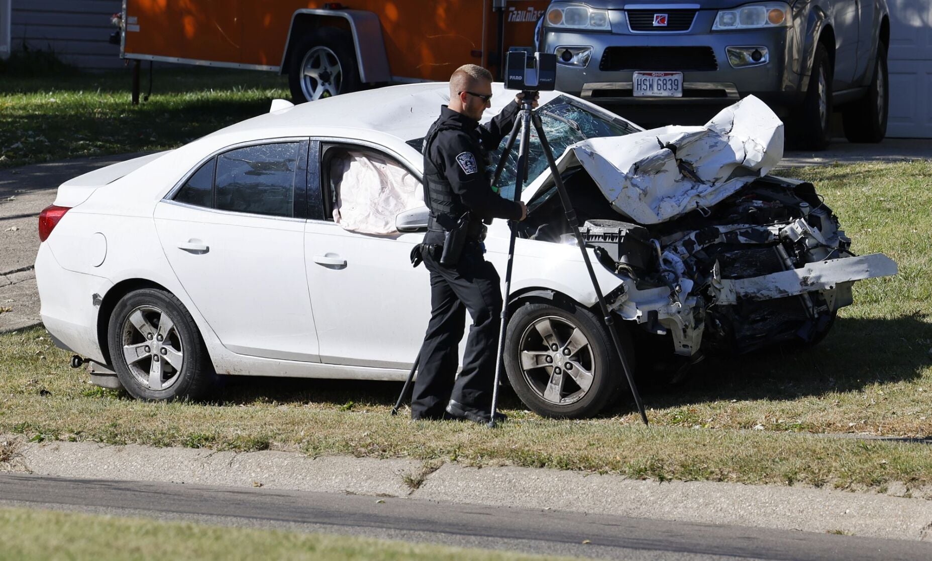 Motorcyclist dead after car crosses median in Middletown head-on crash ...