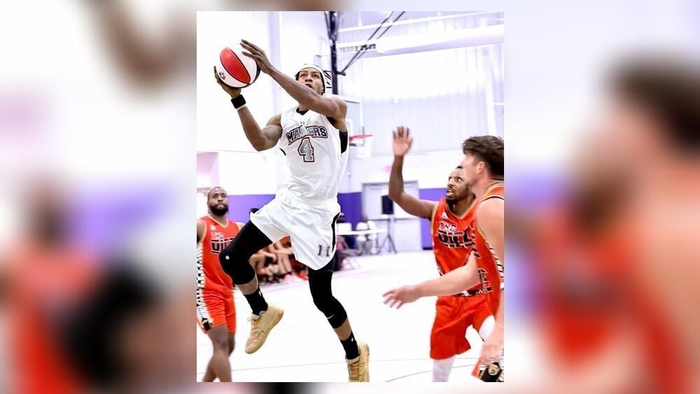 journal-news.com - Bryn Dippold - Middletown Maulers basketball team forges win in debut season opener