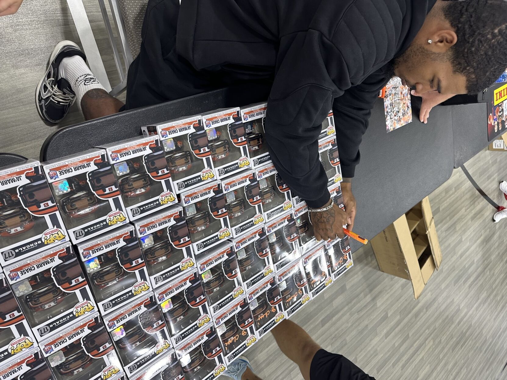 Spooky Nook lands card, authograph show amid Duke Energy's
