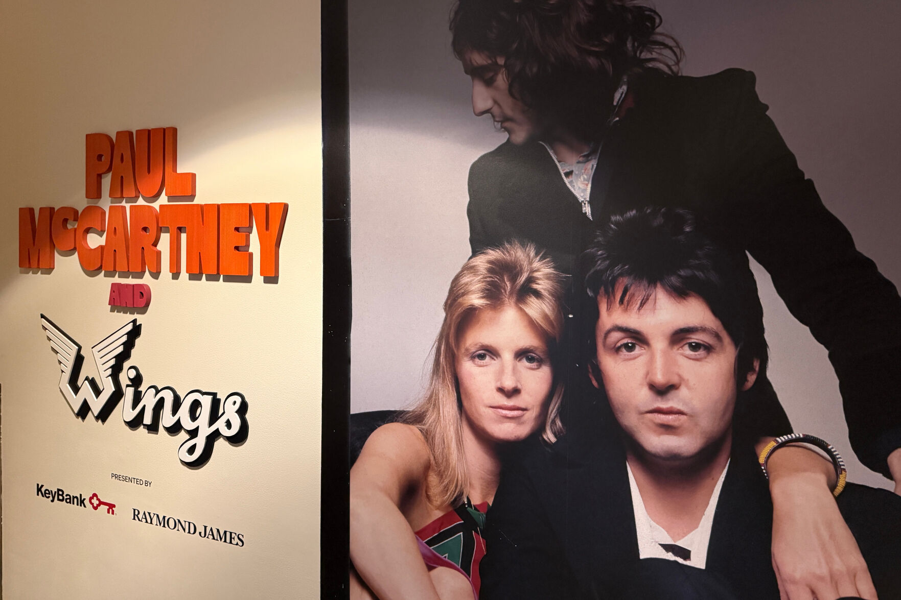 【激レア！】Paul McCartney ポップ看板 McCartney Exhibit-Ohio | Nation & World | journal-news.com