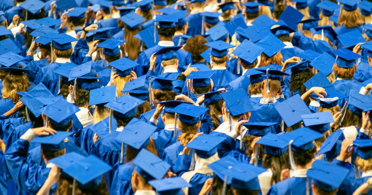 17 graduates in Butler and Warren counties to get scholarships