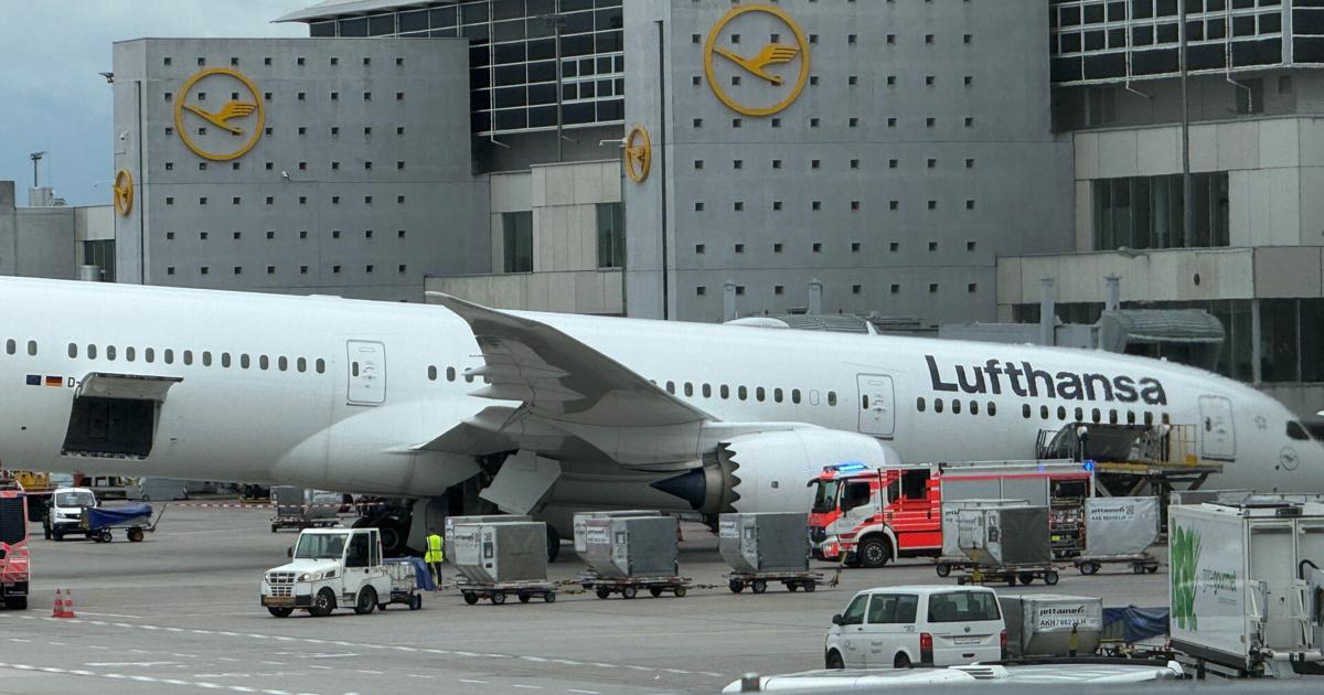 Lufthansa employees injured after Boeing 787's nose landing gear collapses at Frankfurt airport Several Lufthansa employees were injured when the nose gear of a Boeing aircraft retracted at Frankfurt airport By JAMEY KEATEN and RIO YAMAT - GENEVA Jun 4, 2026 Jun 4, 2026 Updated 37 mins ago