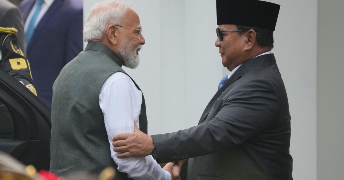 Indonesia's Prabowo and India's Modi meet to discuss expanding economic and defense ties Indian Prime Minister Narendra Modi is meeting with Indonesia's President Prabowo Subianto to discuss ways to strengthen strategic ties between Asia's two largest democracies By NINIEK KARMINI and ACHMAD IBRAHIM - Associated Press Jul 7, 2026 19 mins ago