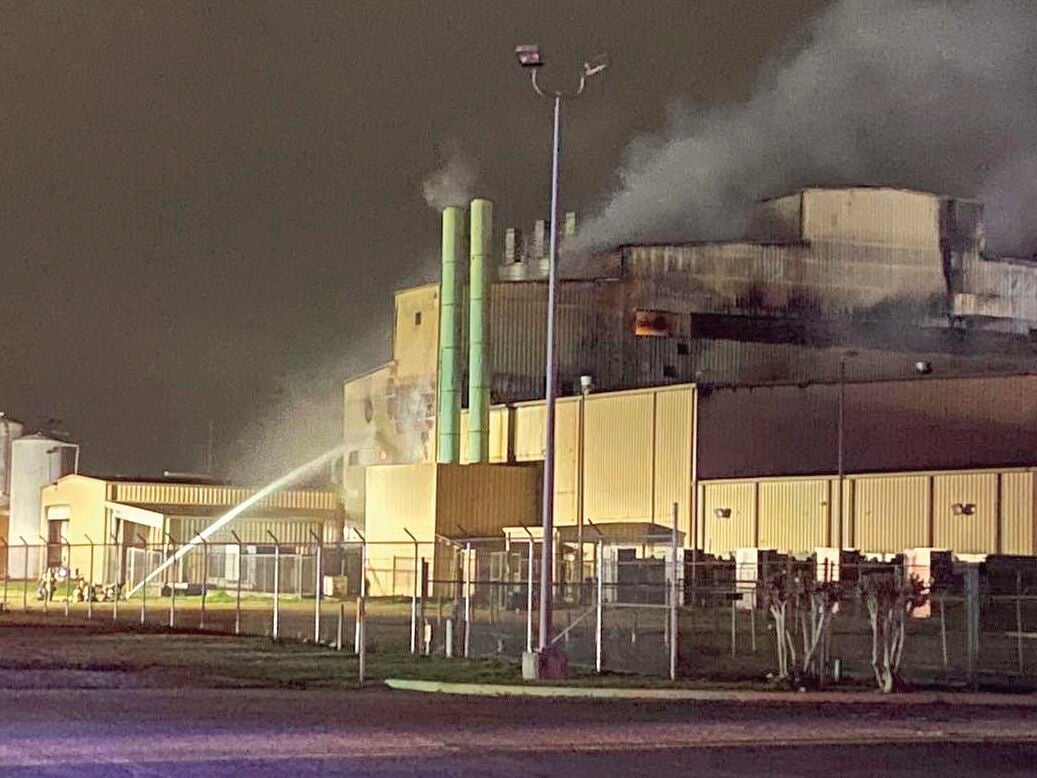 Plastics plant catches fire, no one injured