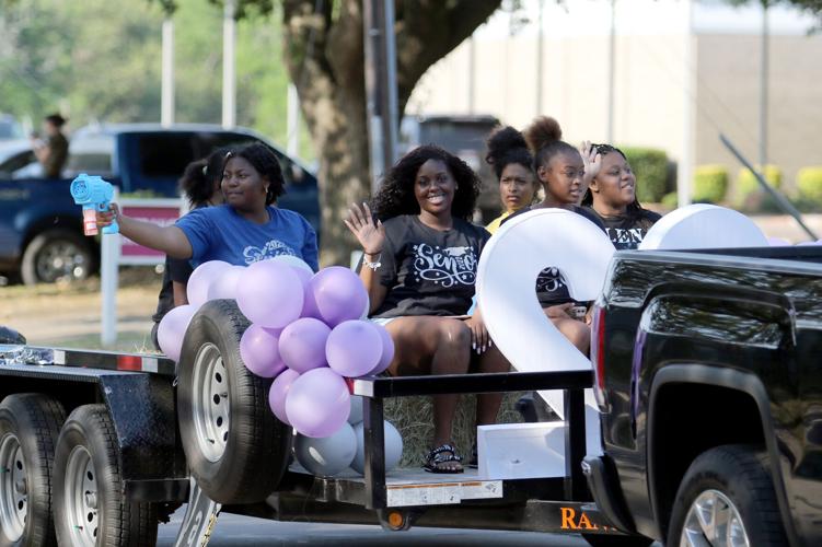 Senior parade 04.JPG