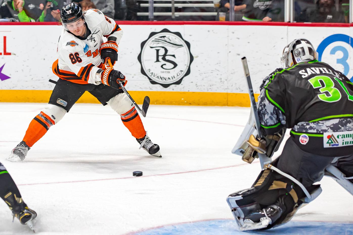 Komets pepper net with 46 shots, lose 3-0 to Ghost Pirates, Ice Chips