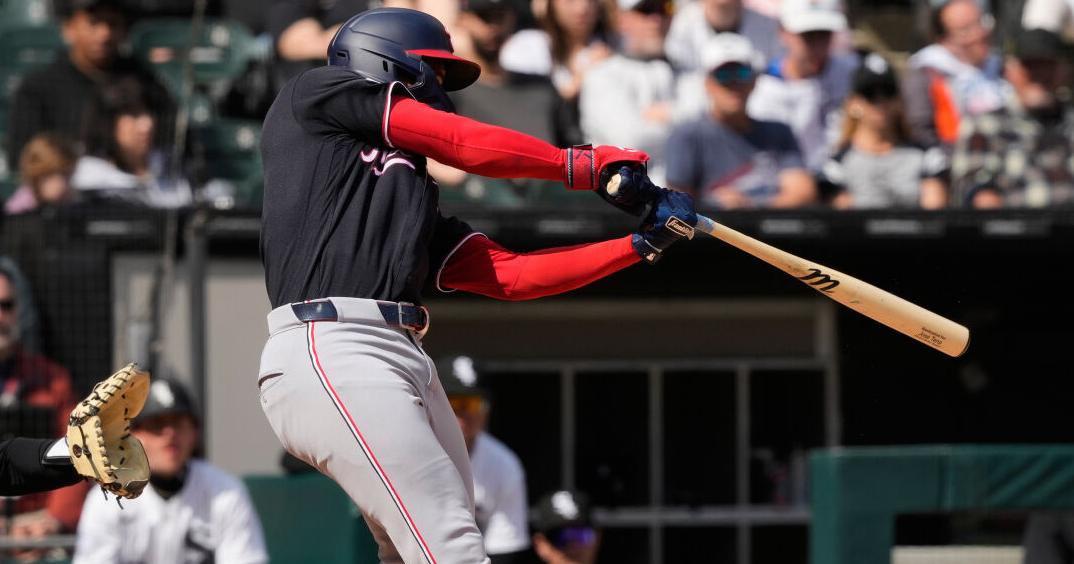 Abrams' sacrifice fly, Tena's pinch-hit HR lift Nationals over White Sox