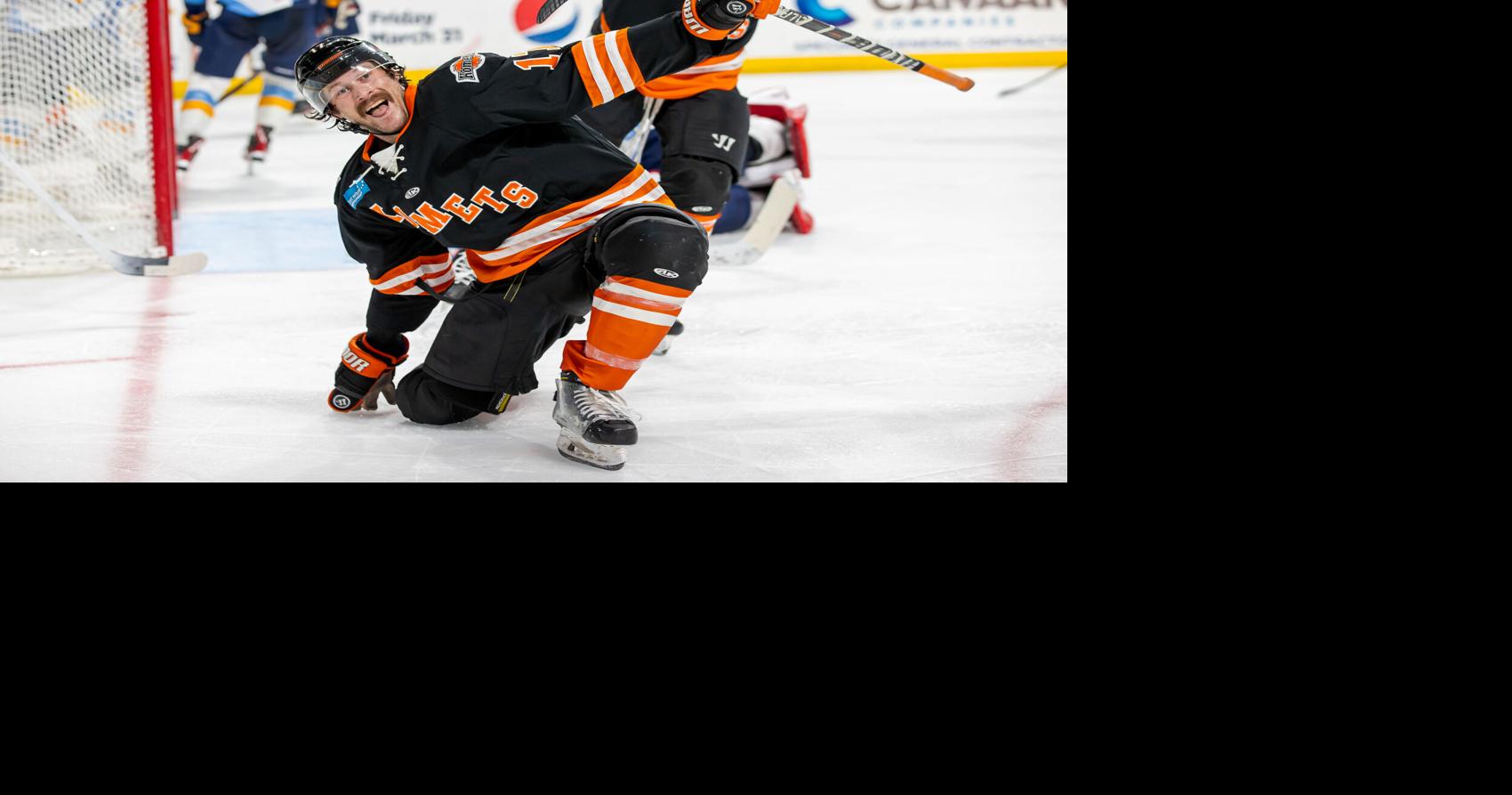 Winquist's hat trick leads Komets to 7-4 victory over turnover-prone ...