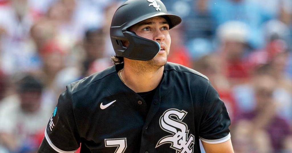 White Sox beat Phillies to even series
