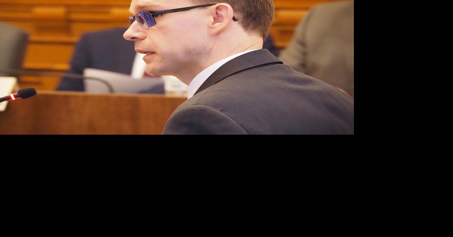 Indiana awmakers move to phase out health-specific retirement benefit