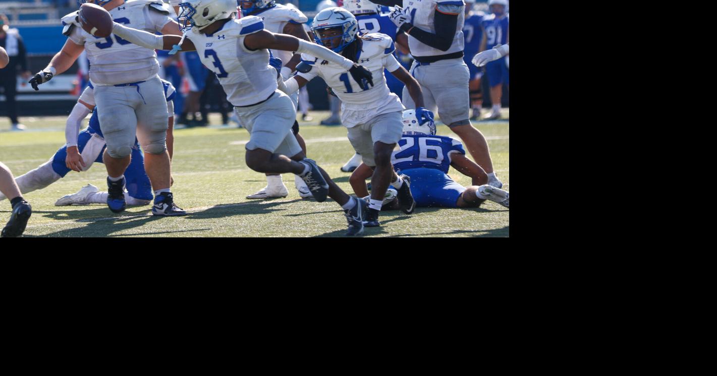 Saint Francis, Trine football keep winning streaks alive