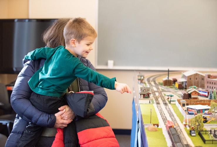Choo-choo: Model train lovers attend Monroeville library branch event ...
