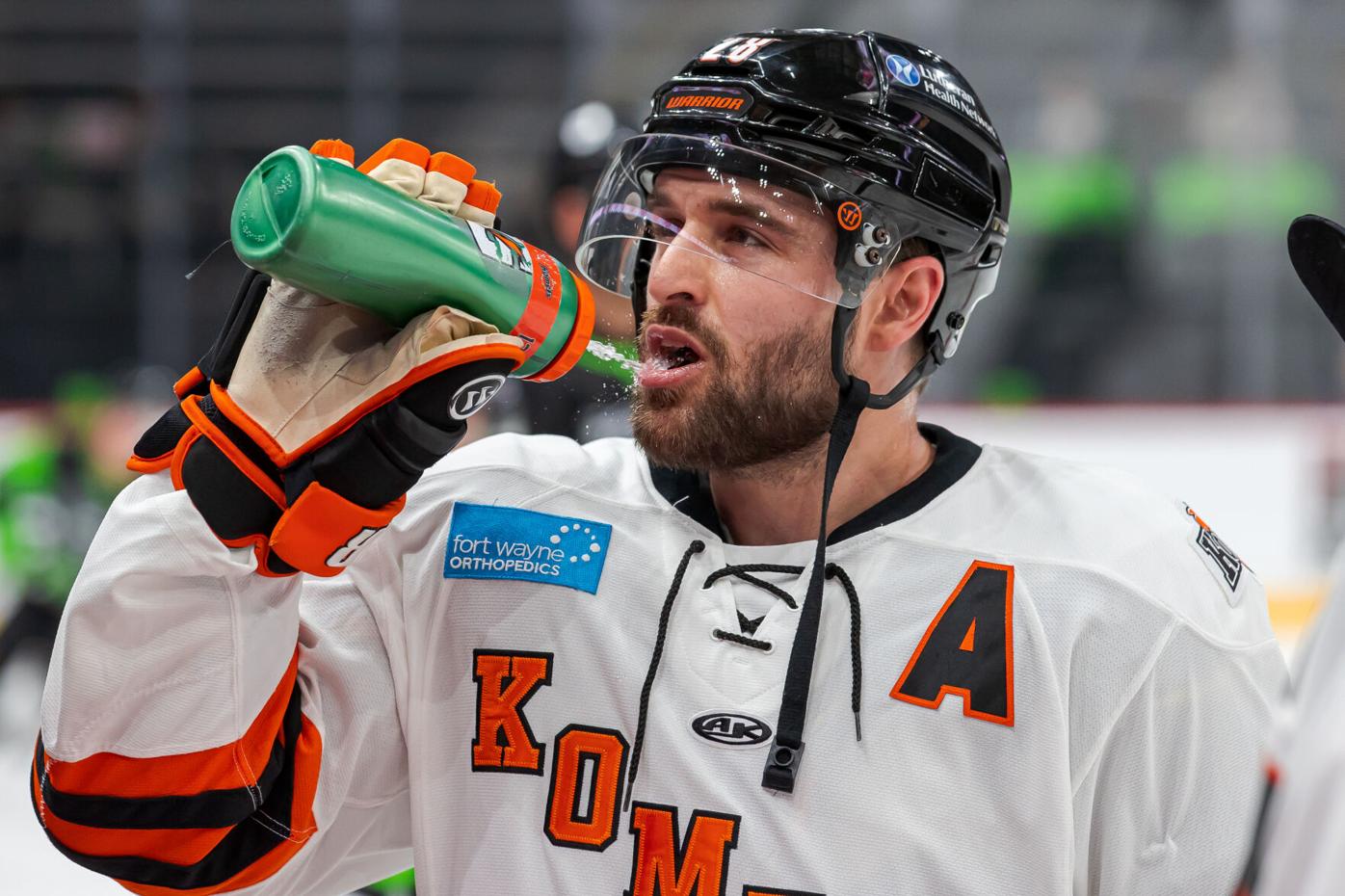 Zoinks! Much-improved Komets lose to meddling Ghost Pirates in overtime  shootout, Komets
